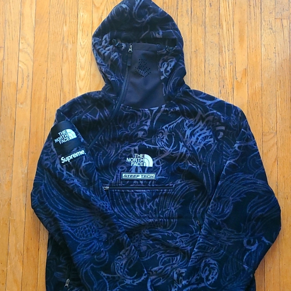 Supreme x North face steep tech hooded fleece